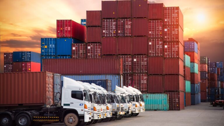 What are the benefits of cargo service in Dubai?