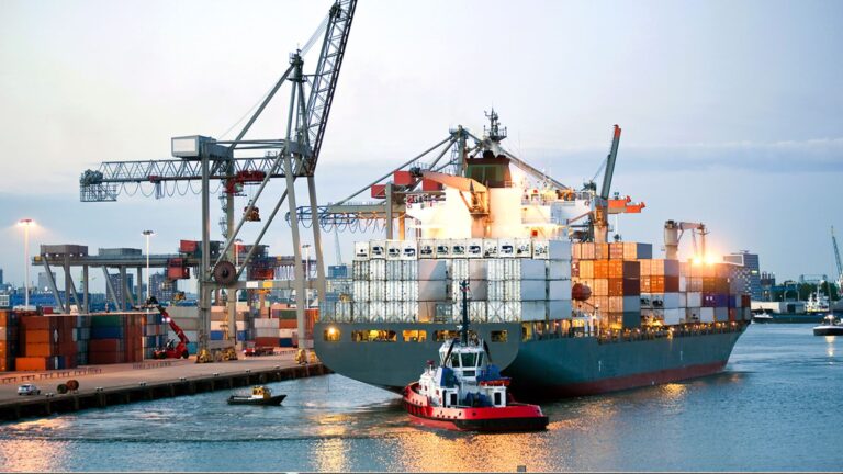 How Does Sea Freight Service Work in Dubai?