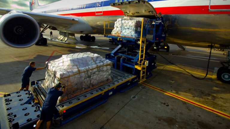 Choosing the Right Air Freight Service for Your Business Needs