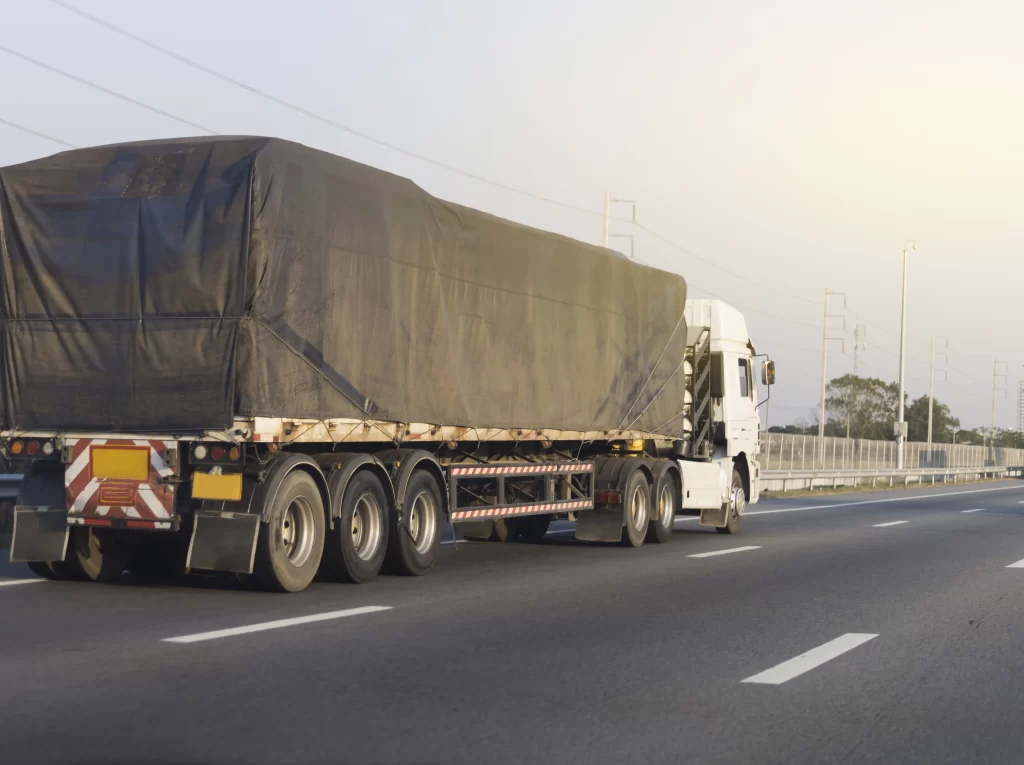 Your Guide to Hiring a Reliable Heavy Cargo Transport Company