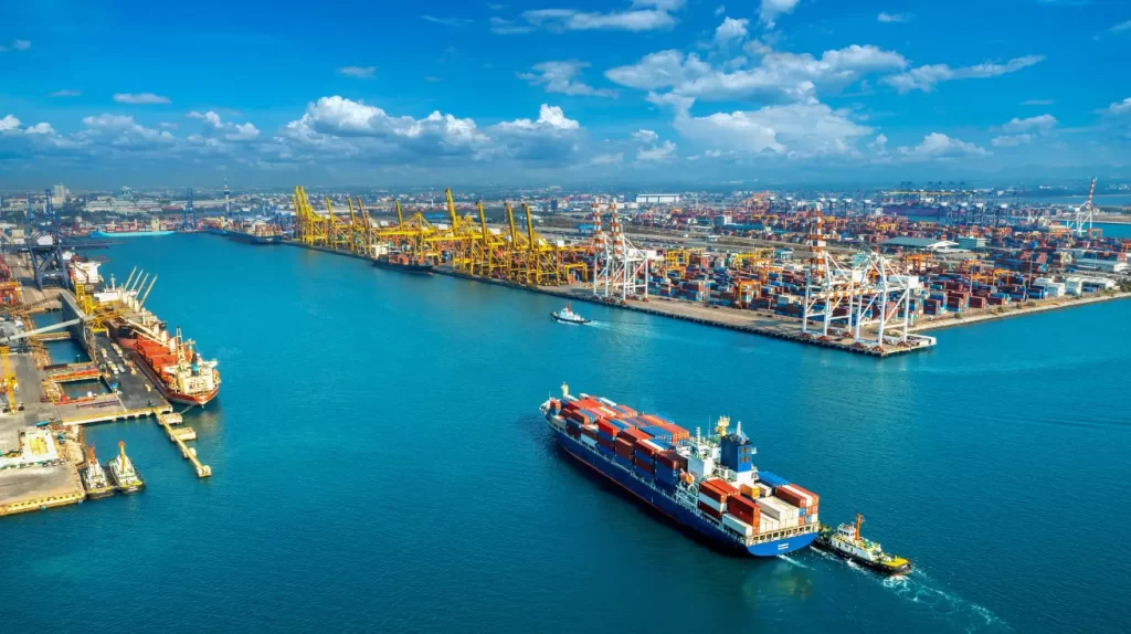 Best Port-to-Port Cargo Services in UAE for International Shipping