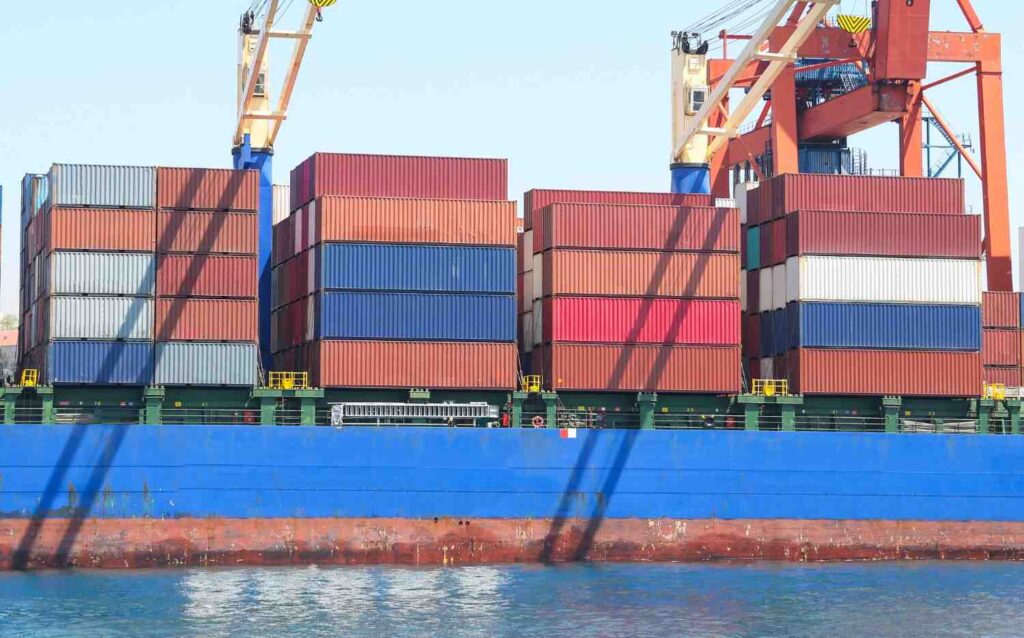 How Freight Forwarding Works: A Complete Guide for UAE Importers and Exporters